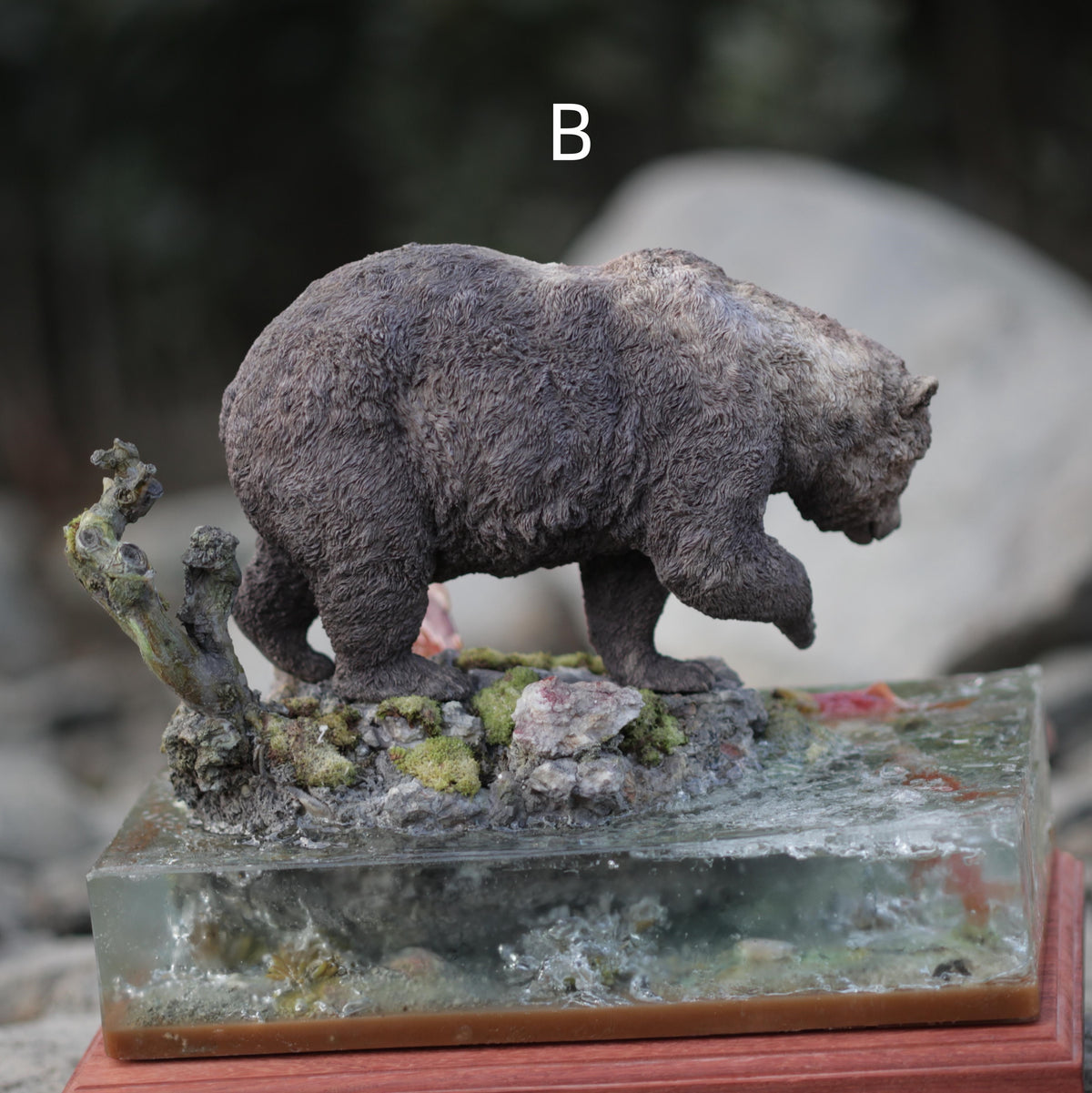 MALE NORTH AMERICAN GRIZZLY BEAR Statue Model Kit 1:10 Scale Jiantao Studio