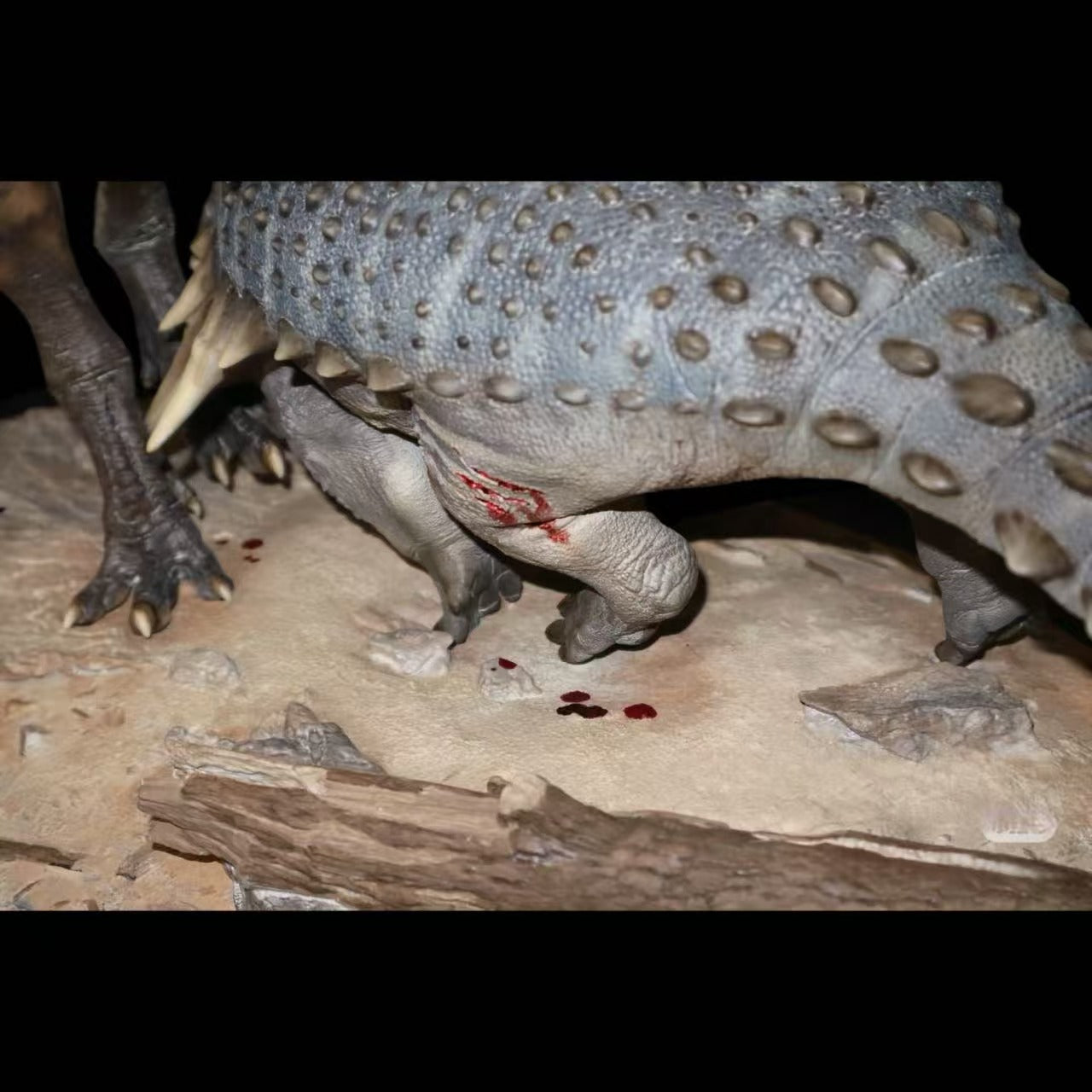 Albertosaurus vs. Edmontonia: "The Gambit" statue Model Kit 1:18 Scale Dinosoul Studio