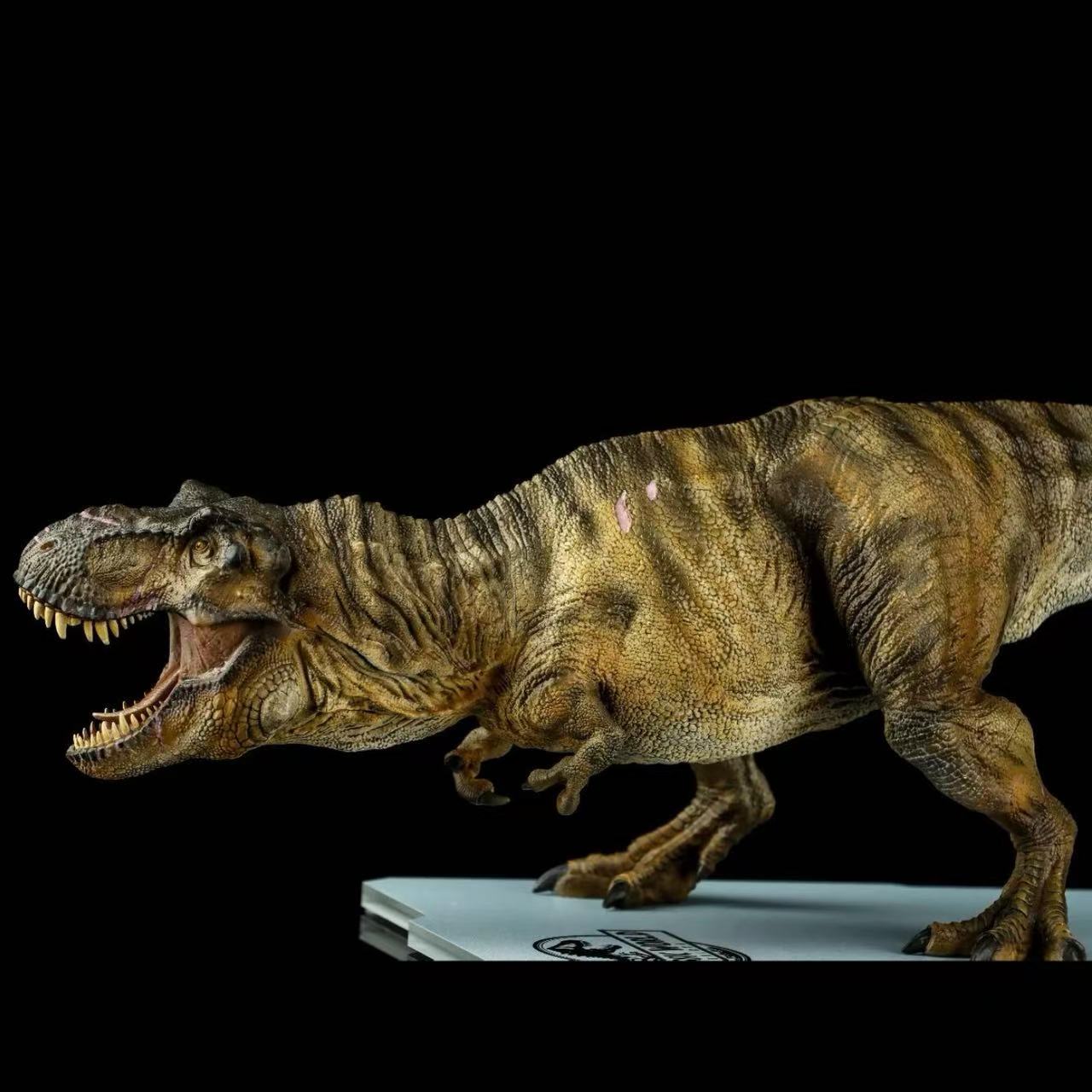 Jurassic World Tyrannosaurus Rex Statue 1/30 Scale DinoDream Studio