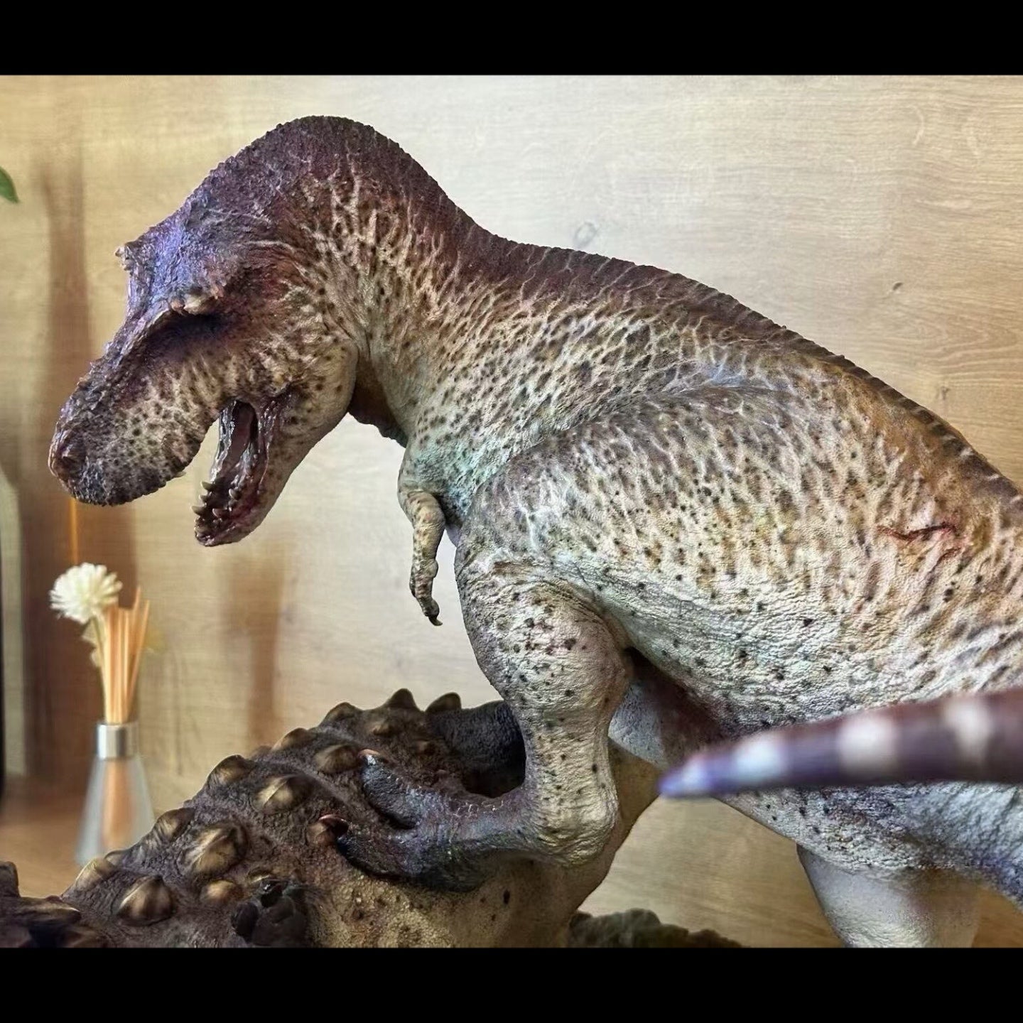 Tyrannosaurus Rex VS Ankylosaurus Scene statue Model Kit 1:15 Scale Showanna Studio