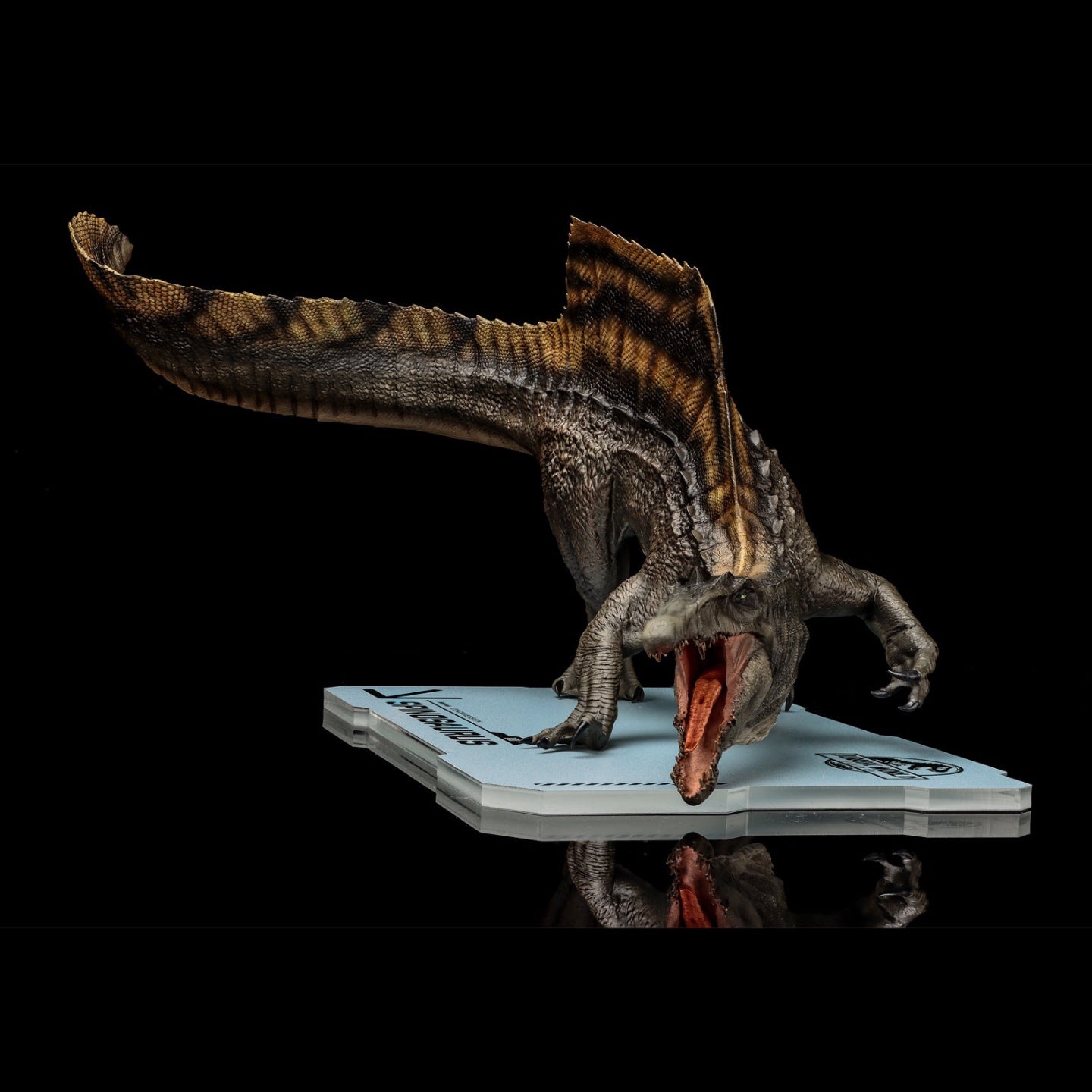 DinoDream  | Jurassic World Spinosaurus Attack Version Statue | 1/30 Scale