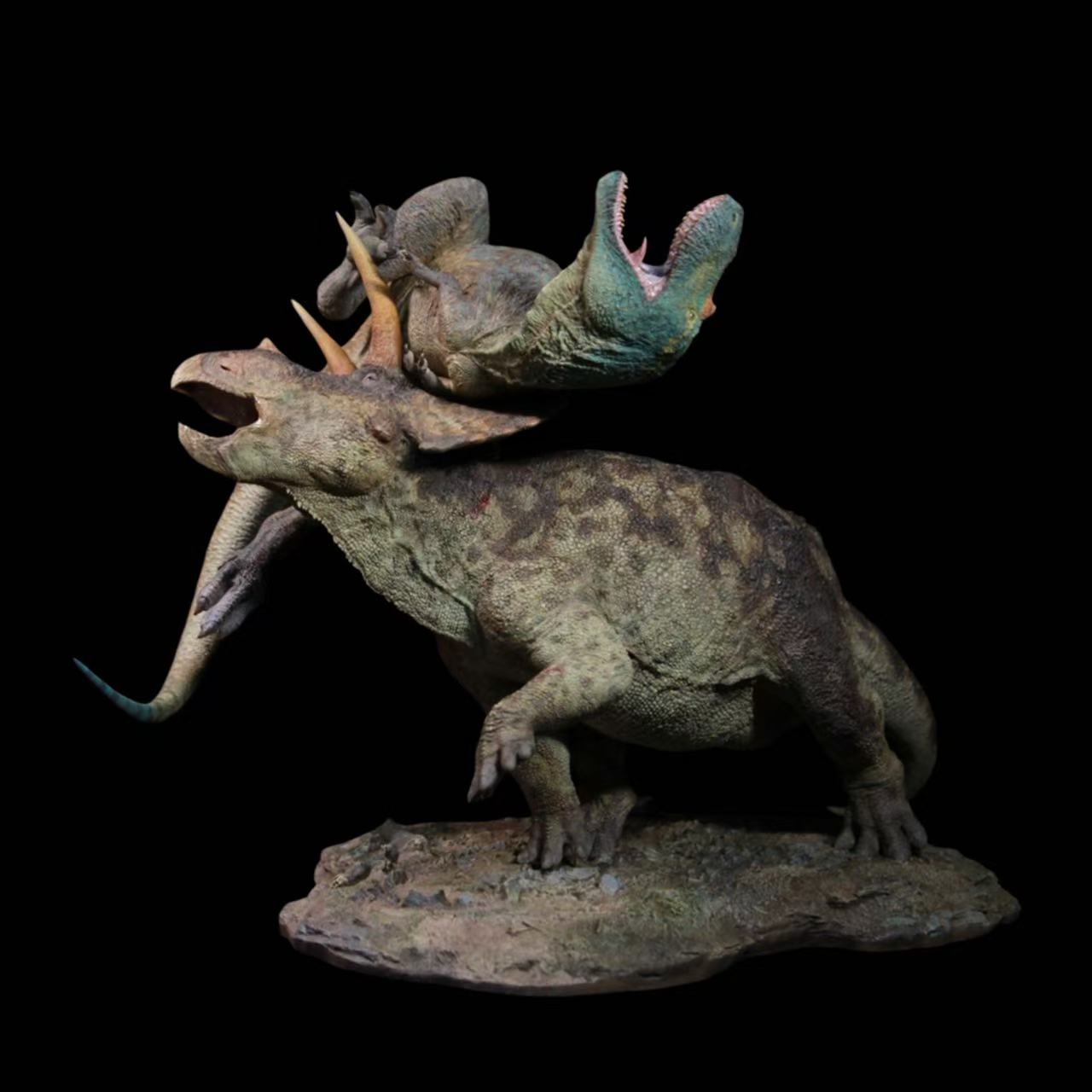 Eotriceratops vs Albertosaurus Statue Model Kit 1:18 Scale Showanna Studio