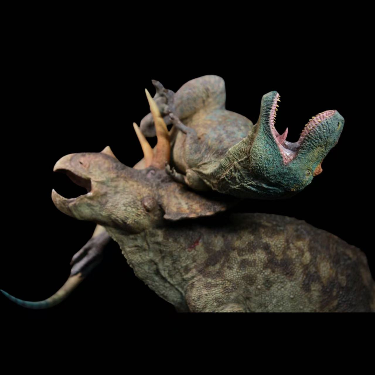 Eotriceratops vs Albertosaurus Statue Model Kit 1:18 Scale Showanna Studio