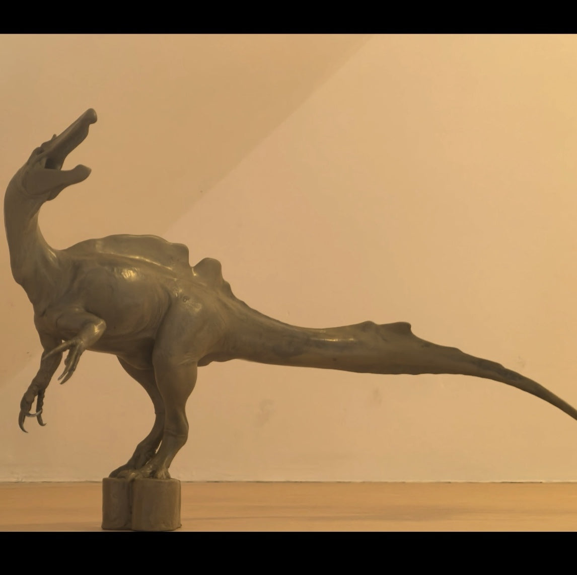 Ichthyovenator statue Model Kit MK Studio