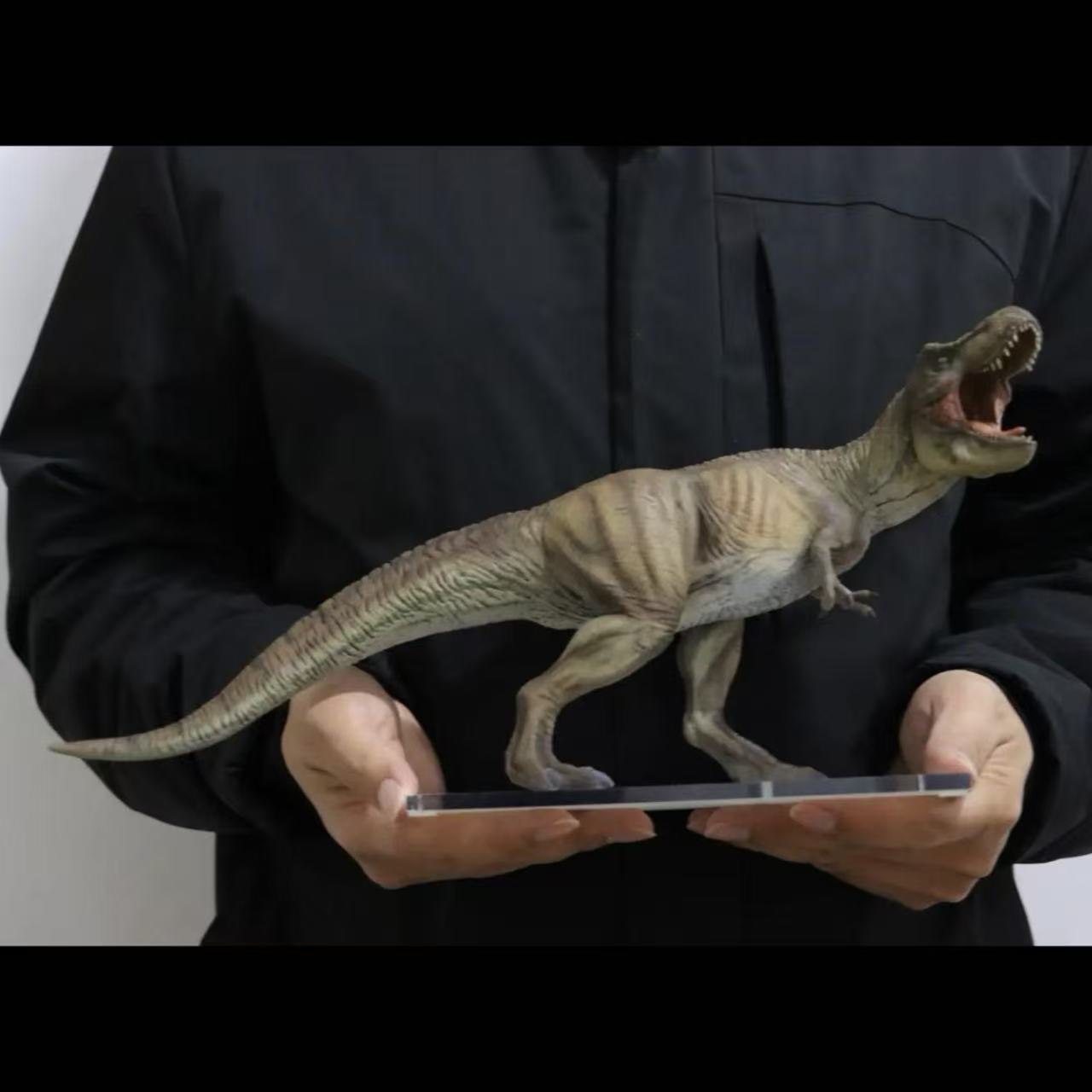 DinoDream  | Jurassic World Tyrannosaurus Rex Statue | 1/30 Scale