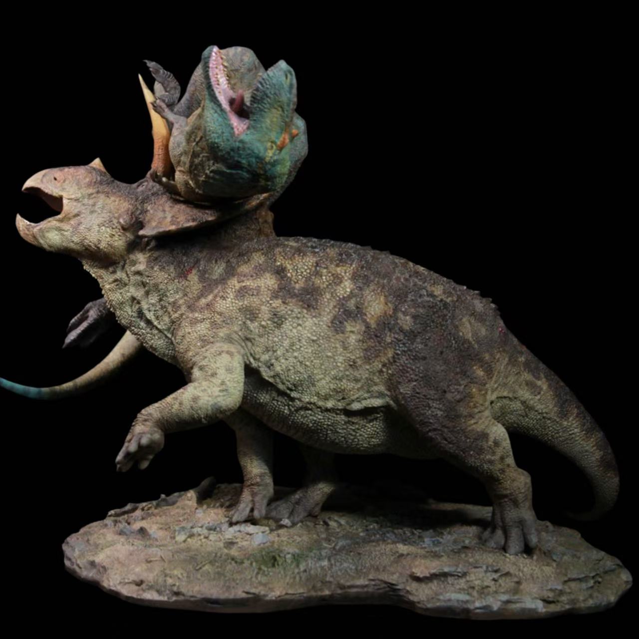 Eotriceratops vs Albertosaurus Statue Model Kit 1:18 Scale Showanna Studio