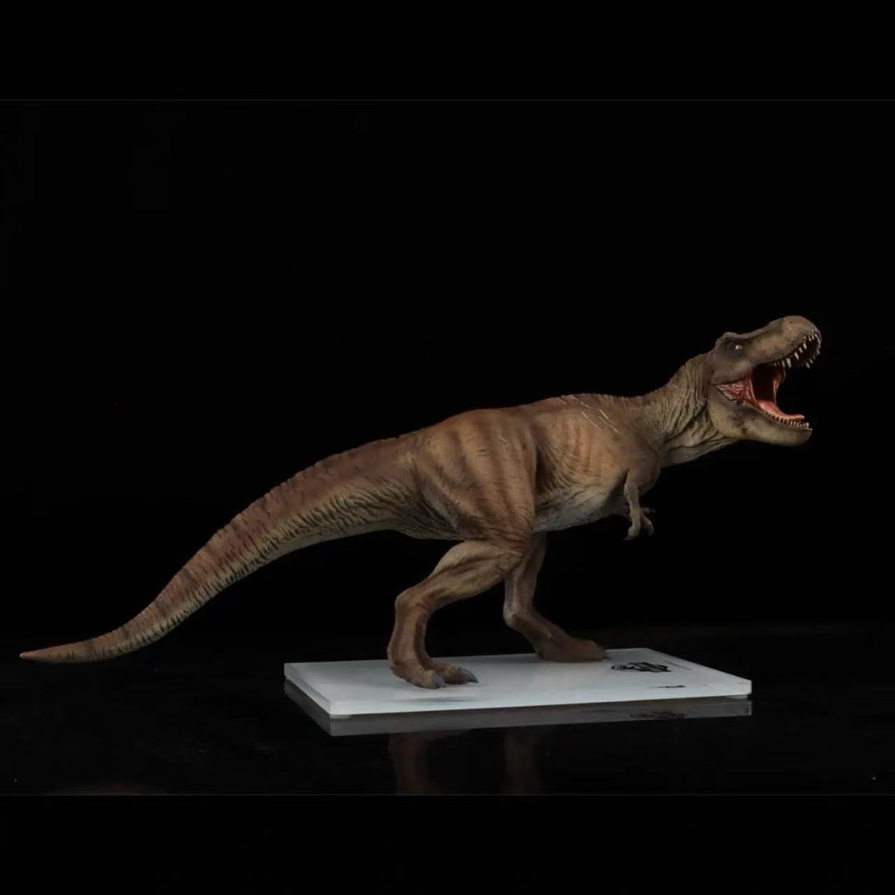 DinoDream  | Jurassic World Tyrannosaurus Rex Statue | 1/30 Scale