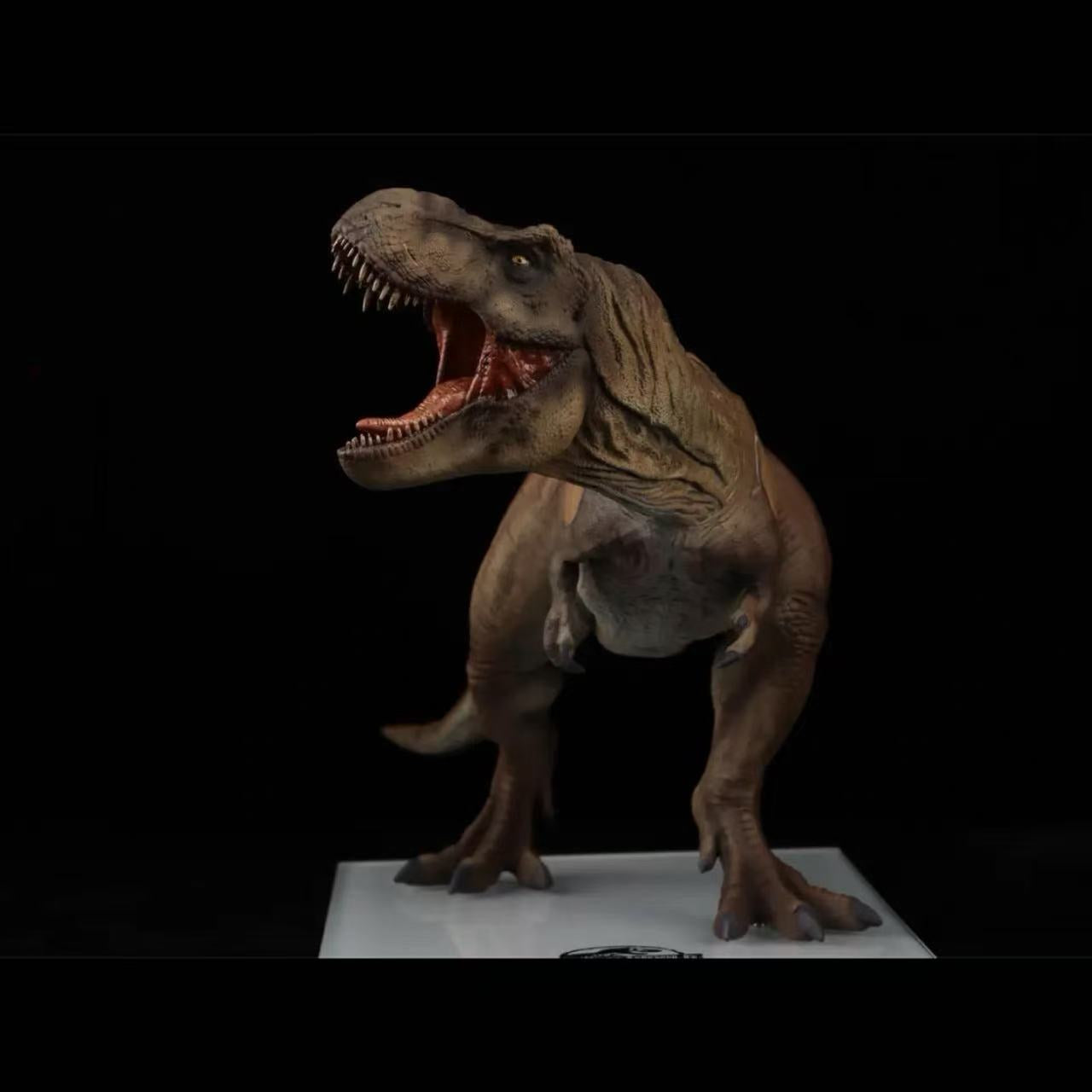 DinoDream  | Jurassic World Tyrannosaurus Rex Statue | 1/30 Scale