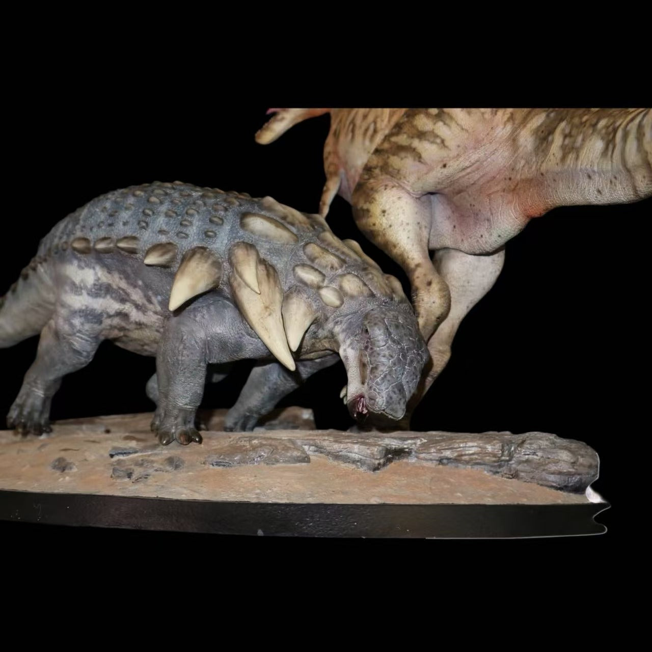 Albertosaurus vs. Edmontonia: "The Gambit" statue Model Kit 1:18 Scale  Dinosoul Studio